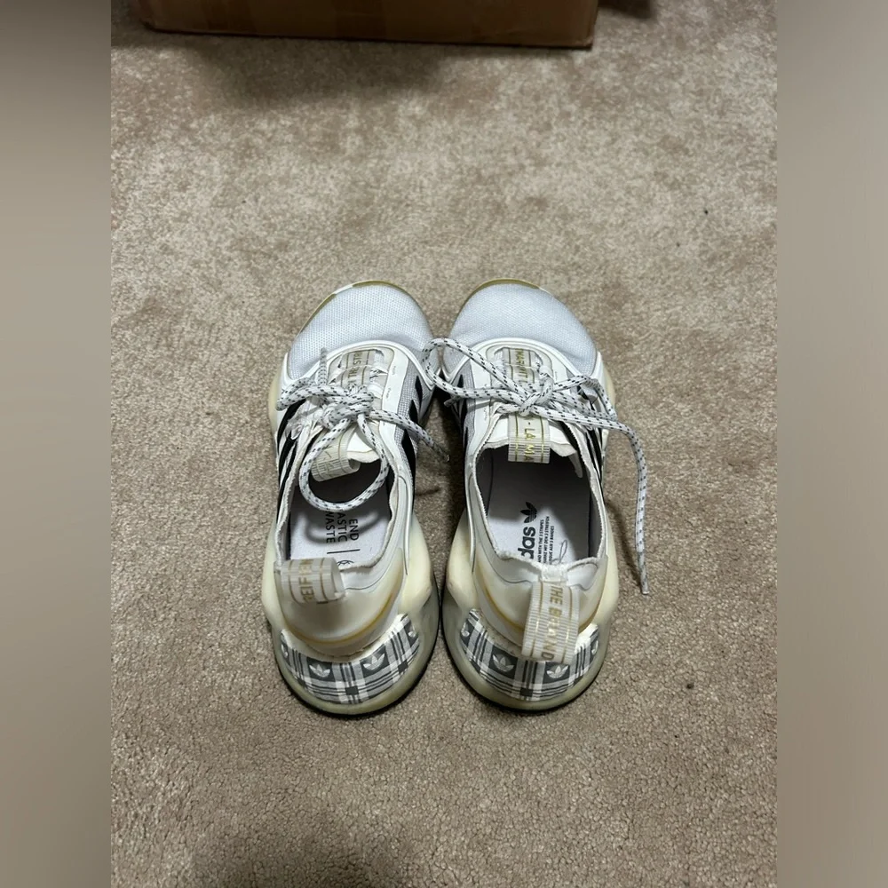 size 7 gray adidas sneakers! - Picture 3 of 4